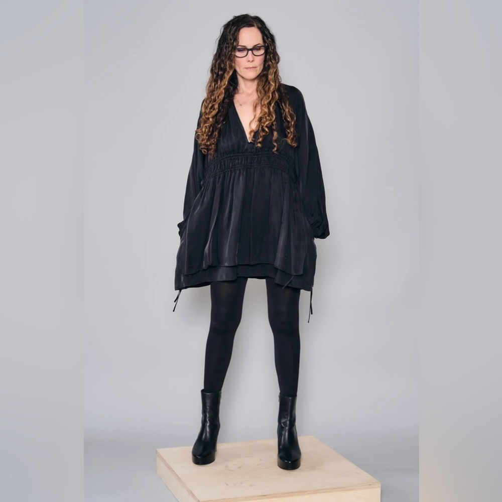 Jennifer Hamdan / shorty apron mini dress Black Long-Sleeve Dress with V-Neck S